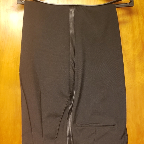 Tuxedo - Picture 11 of 16